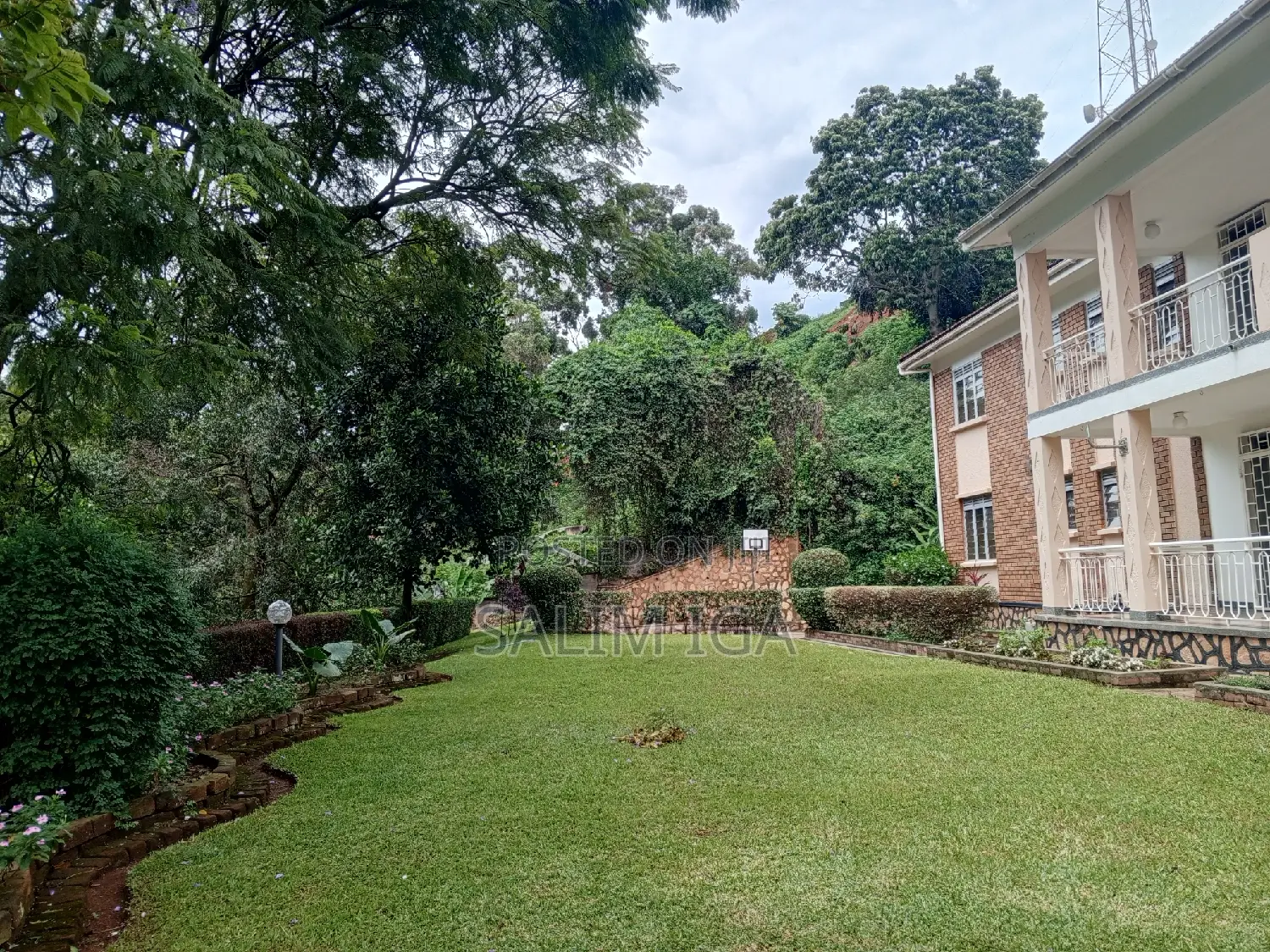 5bdrm Duplex in Kololo Property, Central Division for rent