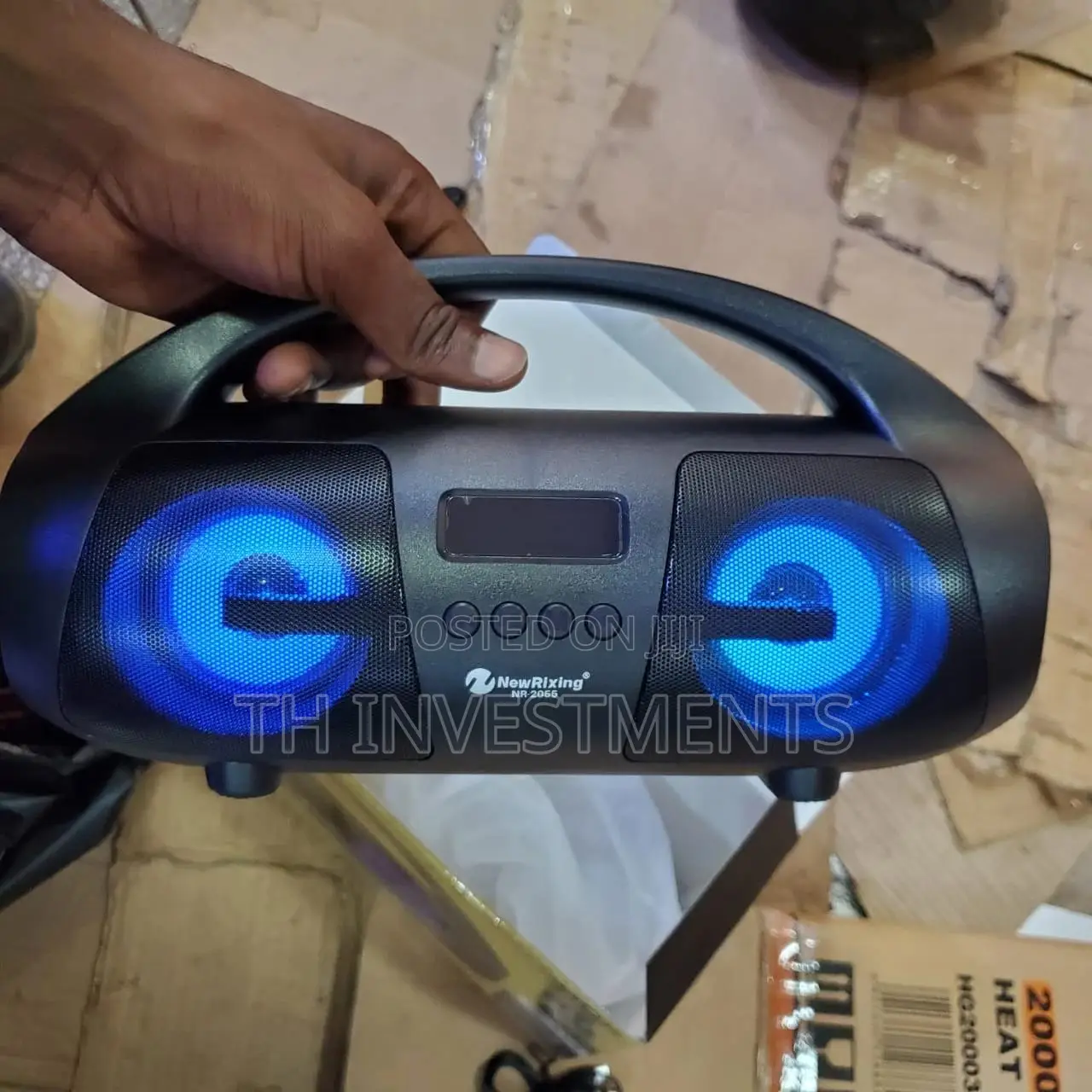 Heavy Bass Outdoor Wireless Speaker.