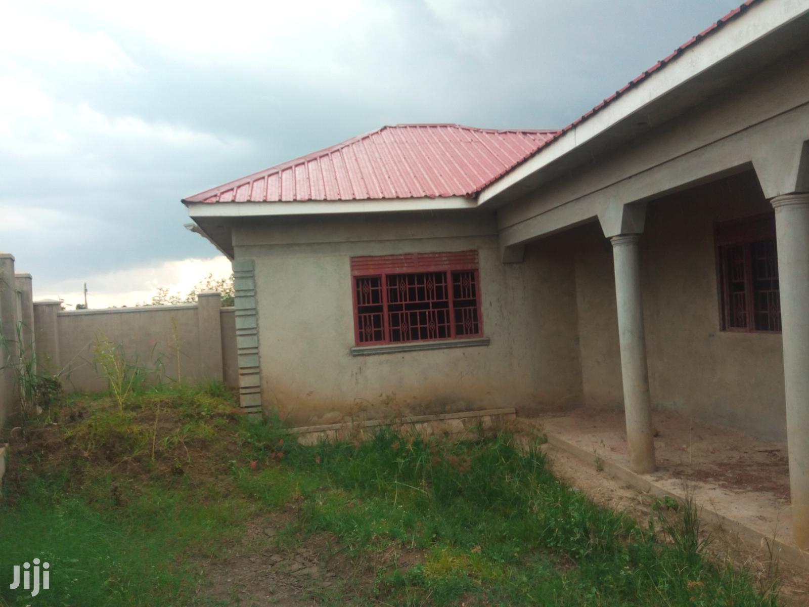 Large Compound House in Kira for Sell