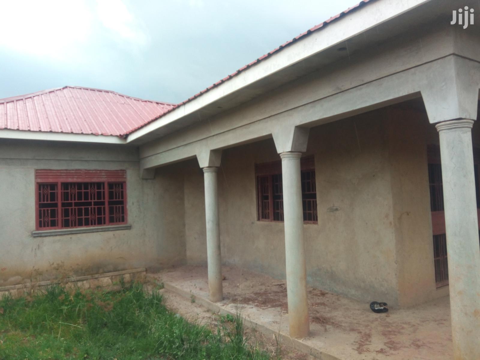 Large Compound House in Kira for Sell