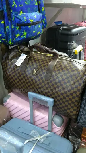 LV Unisex Large Capacity Travel Bag Louis Vuitton