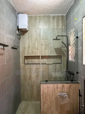 Furnished 2bdrm Apartment in Mutungo Corporate, Central Division