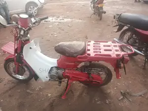 Suzuki 750 2013 Red