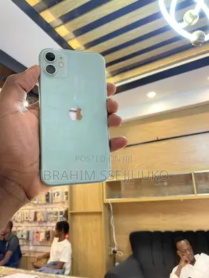 Apple iPhone 11 64 GB Green
