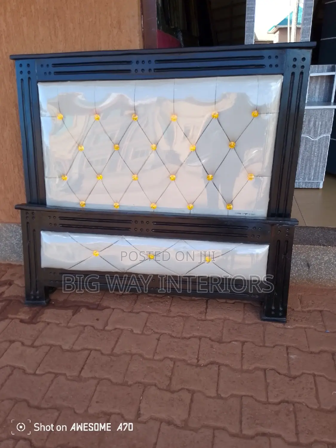 Cream Leather Bed 4by6 Flat Frame