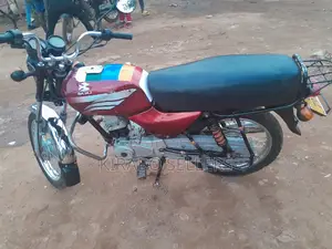 Bajaj Boxer 100 2019 Red