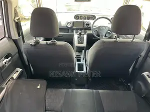 Toyota Corolla Rumion Hatchback 1.5 FWD 2011 White