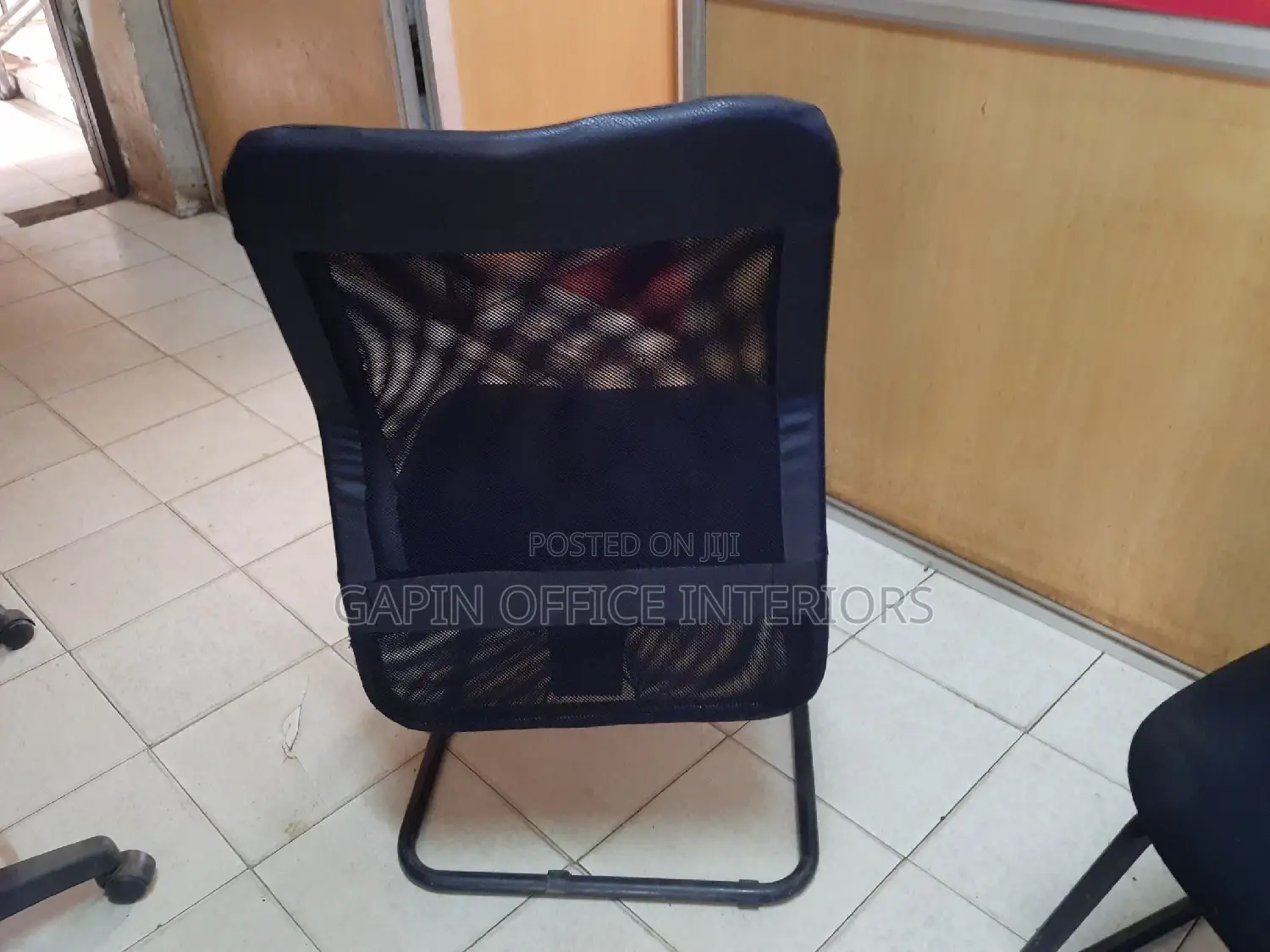 Non Adjustable and Armless Chair