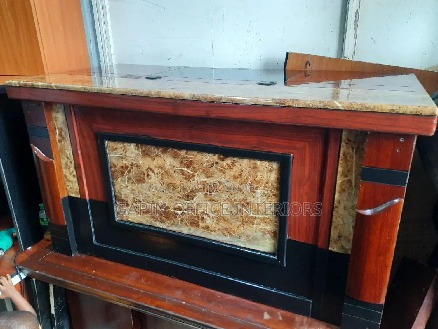 Used Executive Office Table of Size 140cm