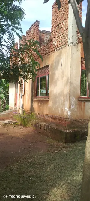 6bdrm Townhouse/Terrace in Wakitaka, Jinja for sale