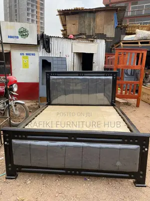 Leather Bed / Classy / 5by6 / Wooden Bed / Best Furniture