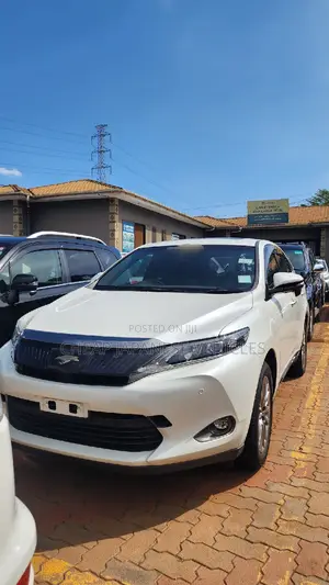 Toyota Harrier 2.0 2016 White