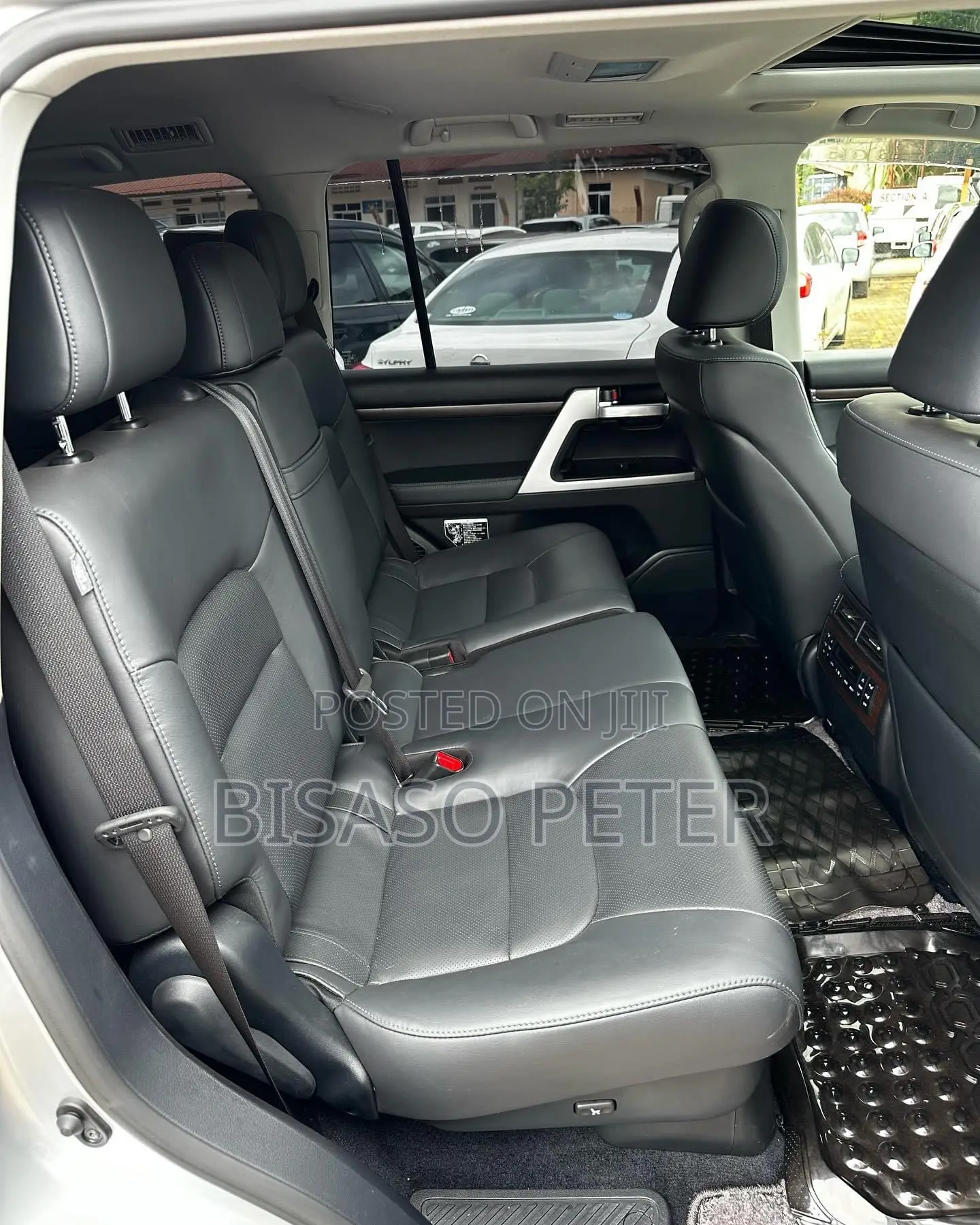 Toyota Land Cruiser 4.6 V8 ZX 2017 Silver