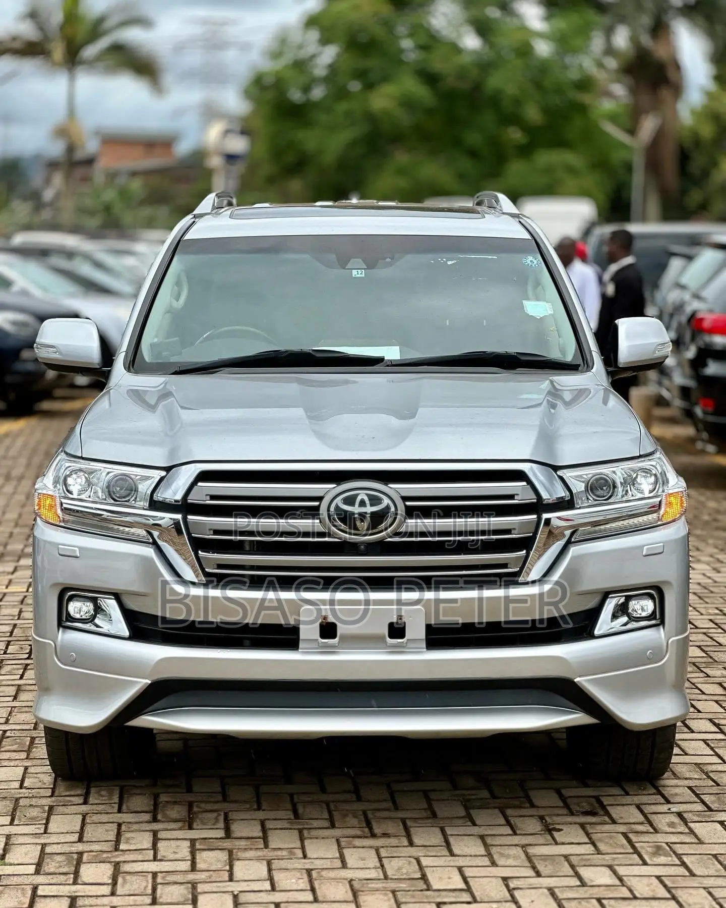 Toyota Land Cruiser 4.6 V8 ZX 2017 Silver