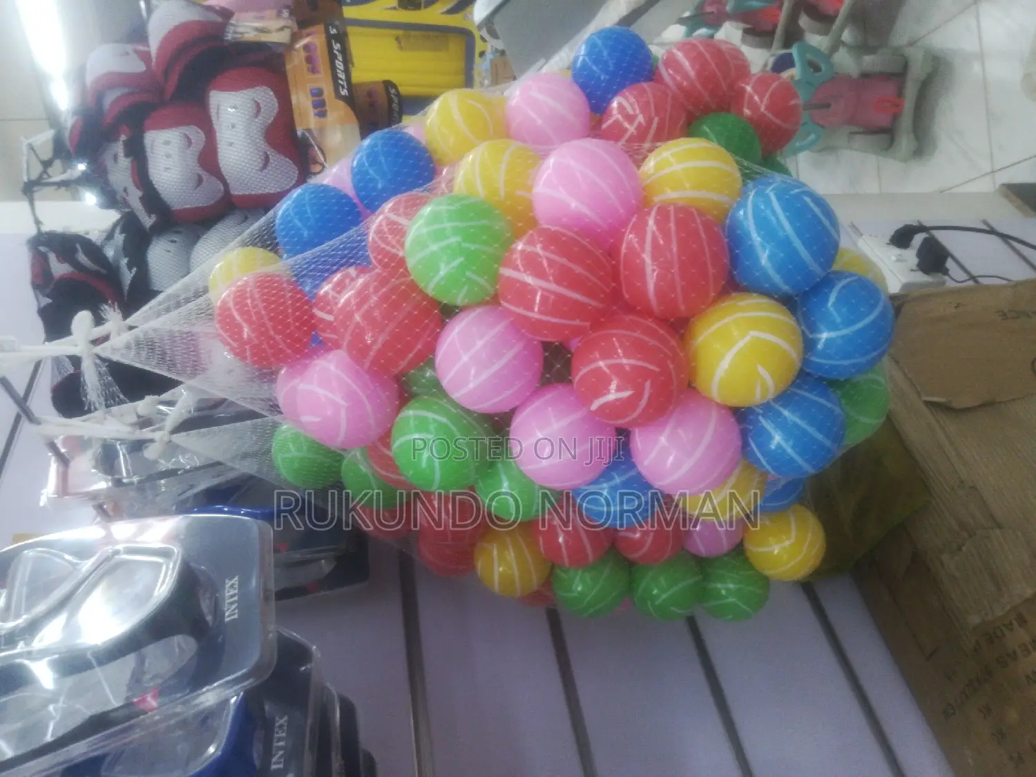 Coloured Balls( 50 Pieces)