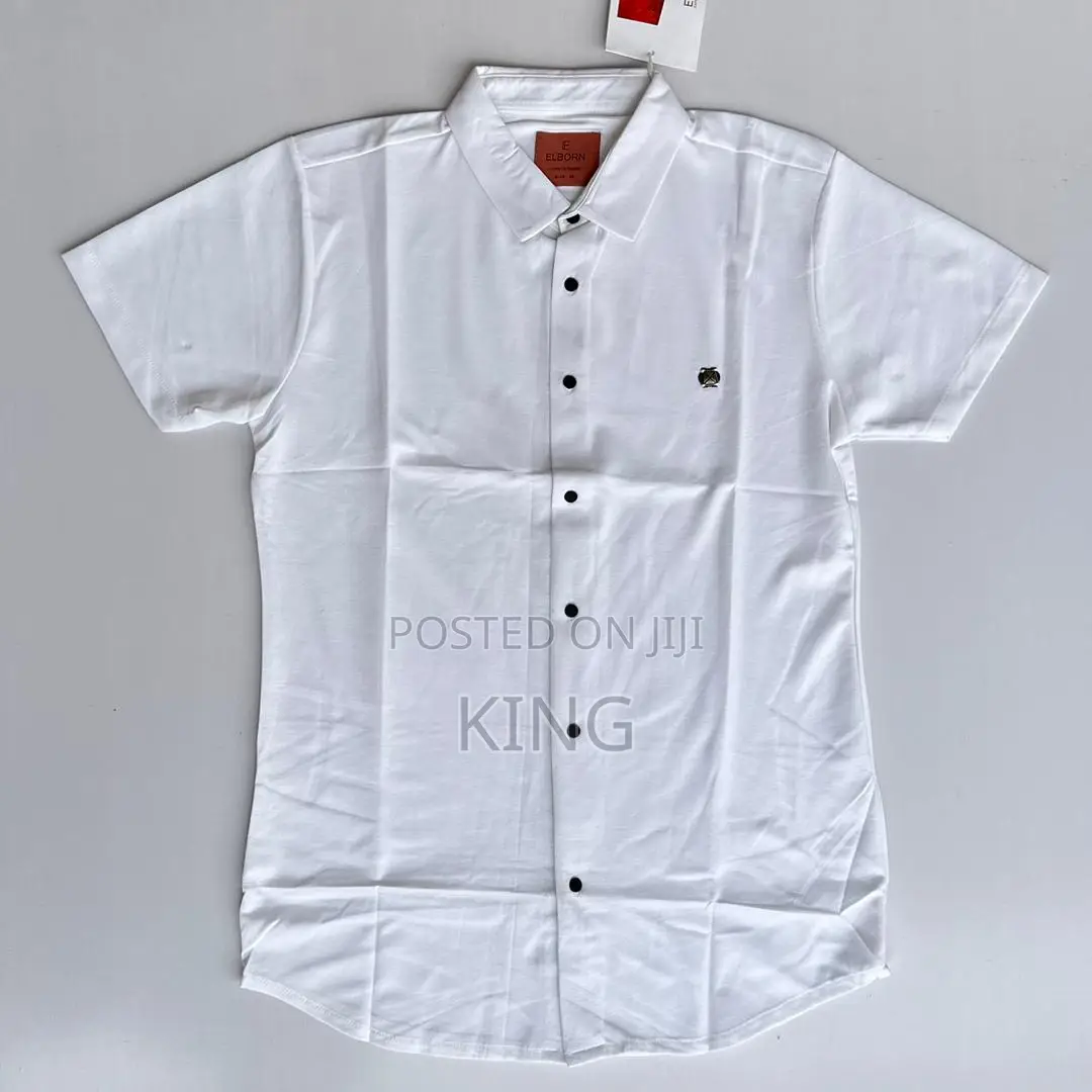 Men's Button Up Shirt
Setin Short Sleeves
Collar