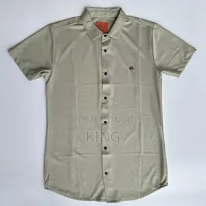 Men's Button Up Shirt
Setin Short Sleeves
Collar