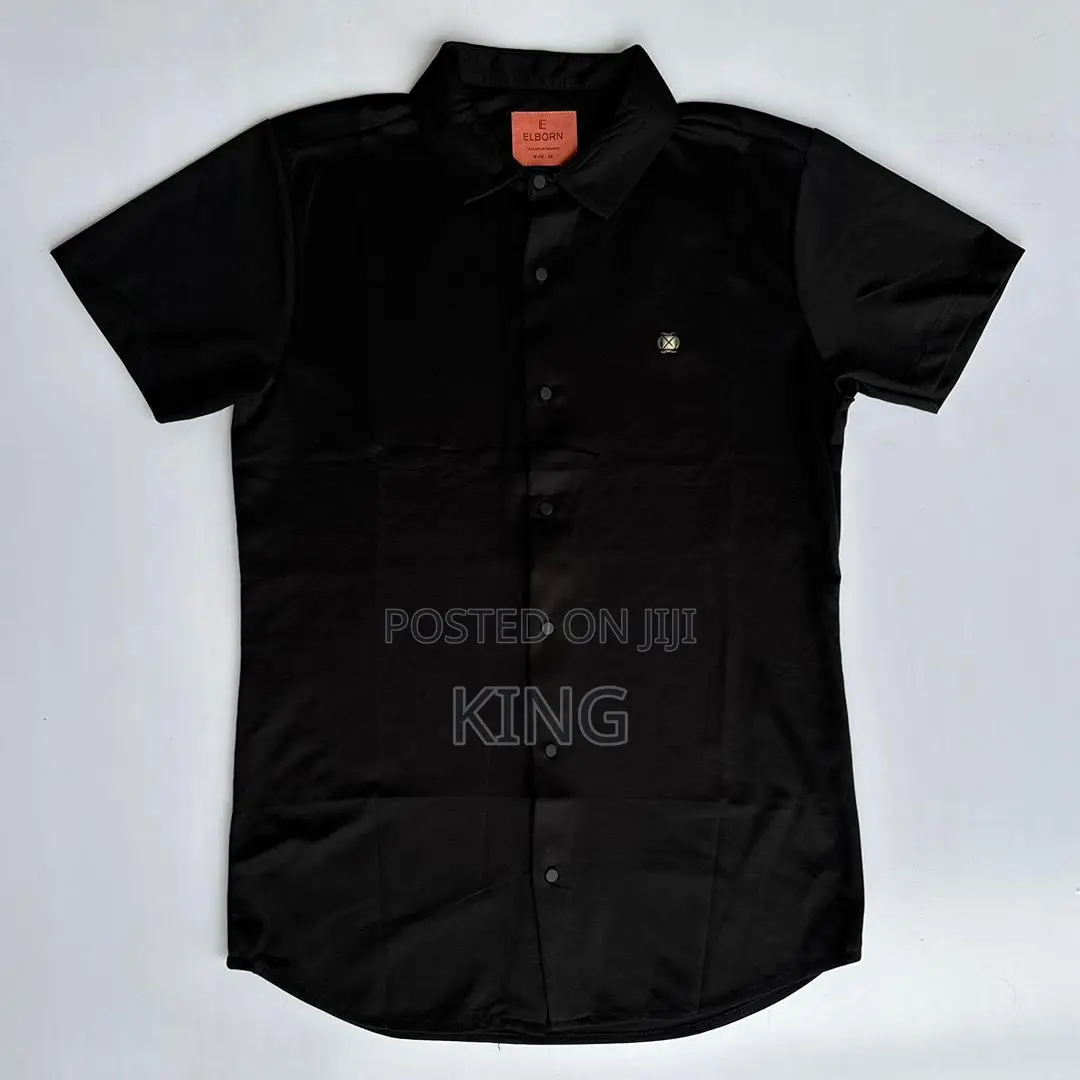 Men's Button Up Shirt
Setin Short Sleeves
Collar