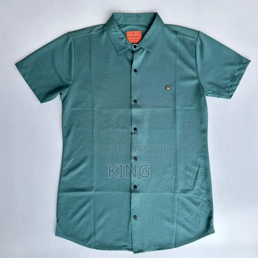 Men's Button Up Shirt
Setin Short Sleeves
Collar