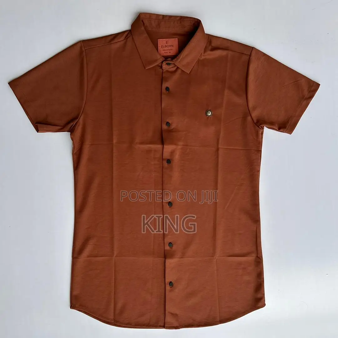 Men's Button Up Shirt
Setin Short Sleeves
Collar