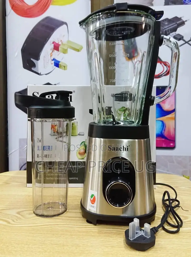 2 in 1 Saachi Blender With a Bottle. Made in Dubai