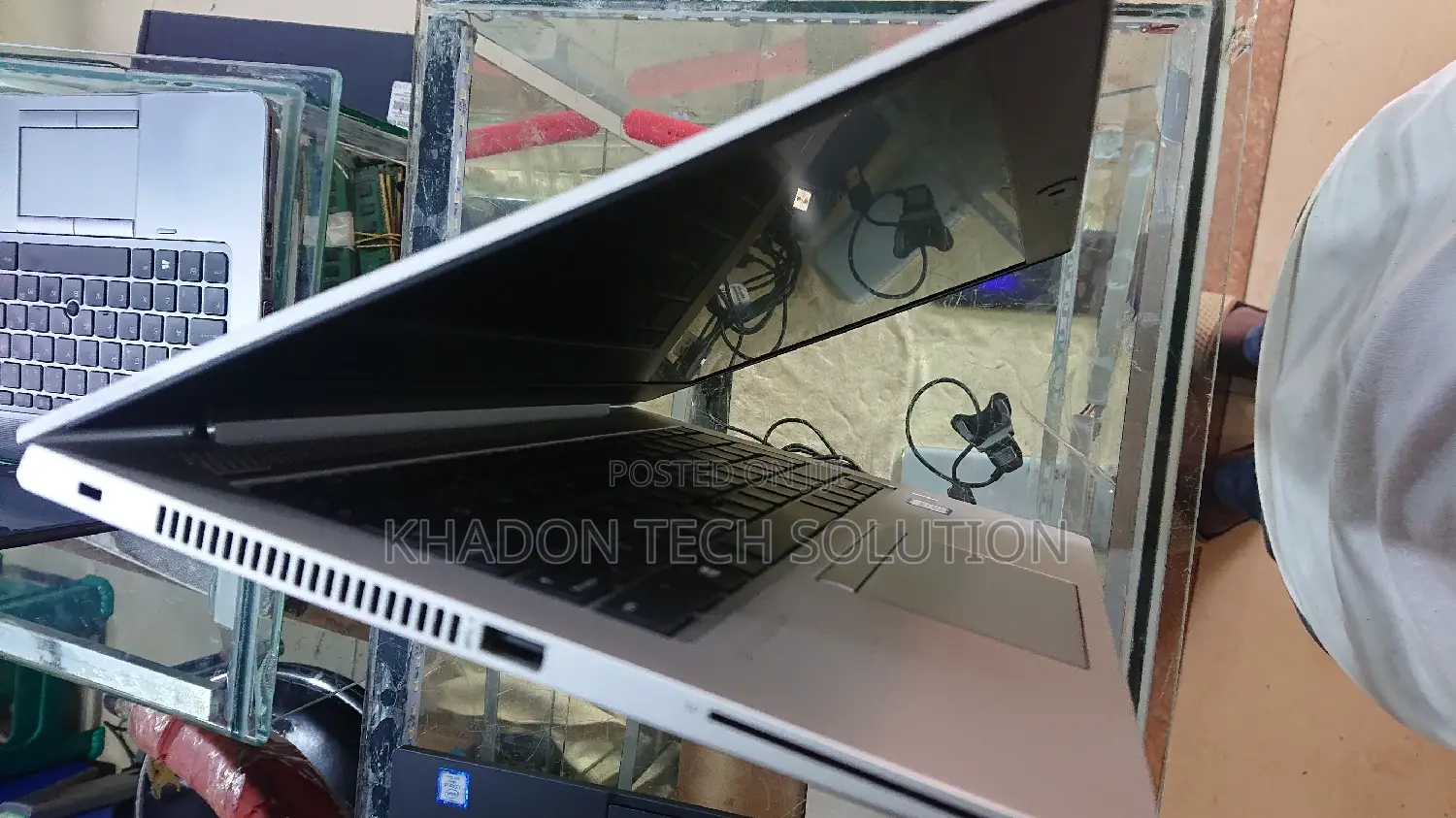 Laptop HP 14-Dq1088wm 8GB Intel Core I5 SSD 256GB