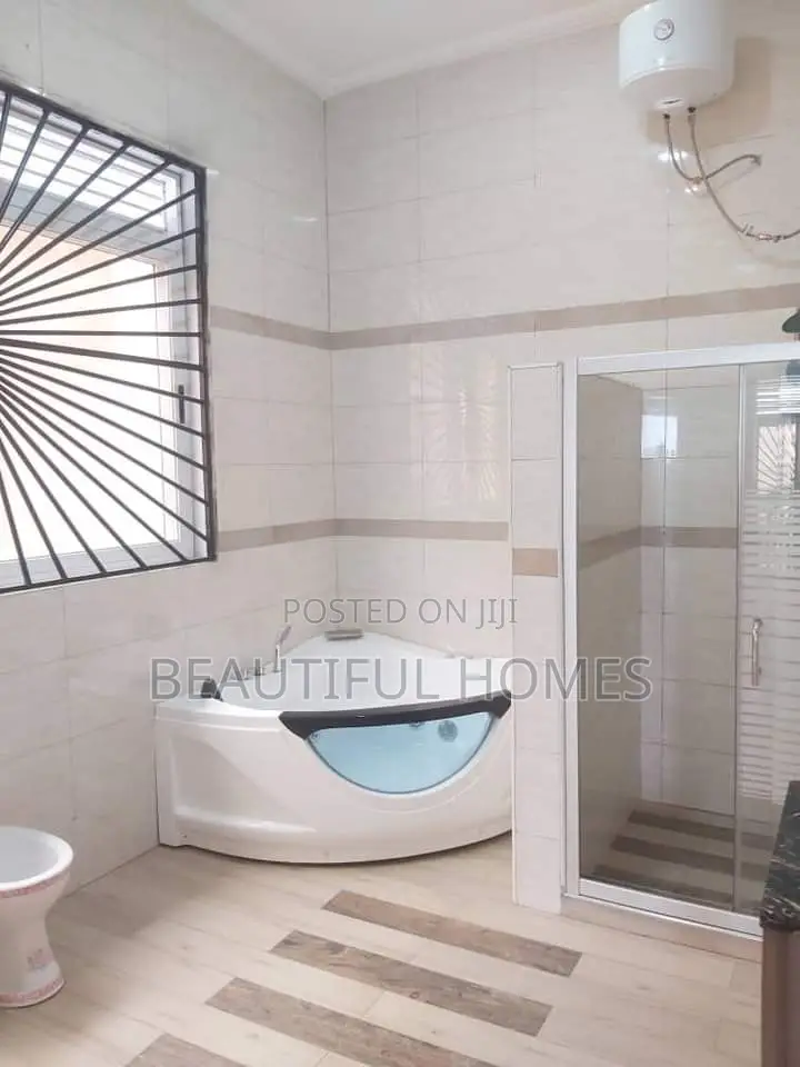 Furnished 6bdrm Mansion in Kigo Munyonyo, Makindye for sale