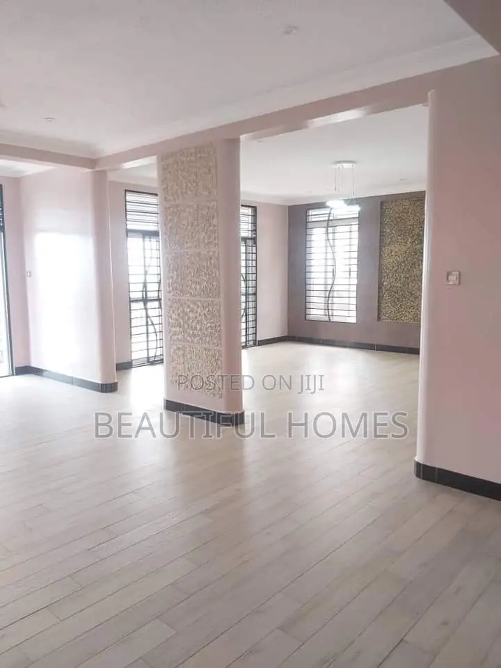 Furnished 6bdrm Mansion in Kigo Munyonyo, Makindye for sale