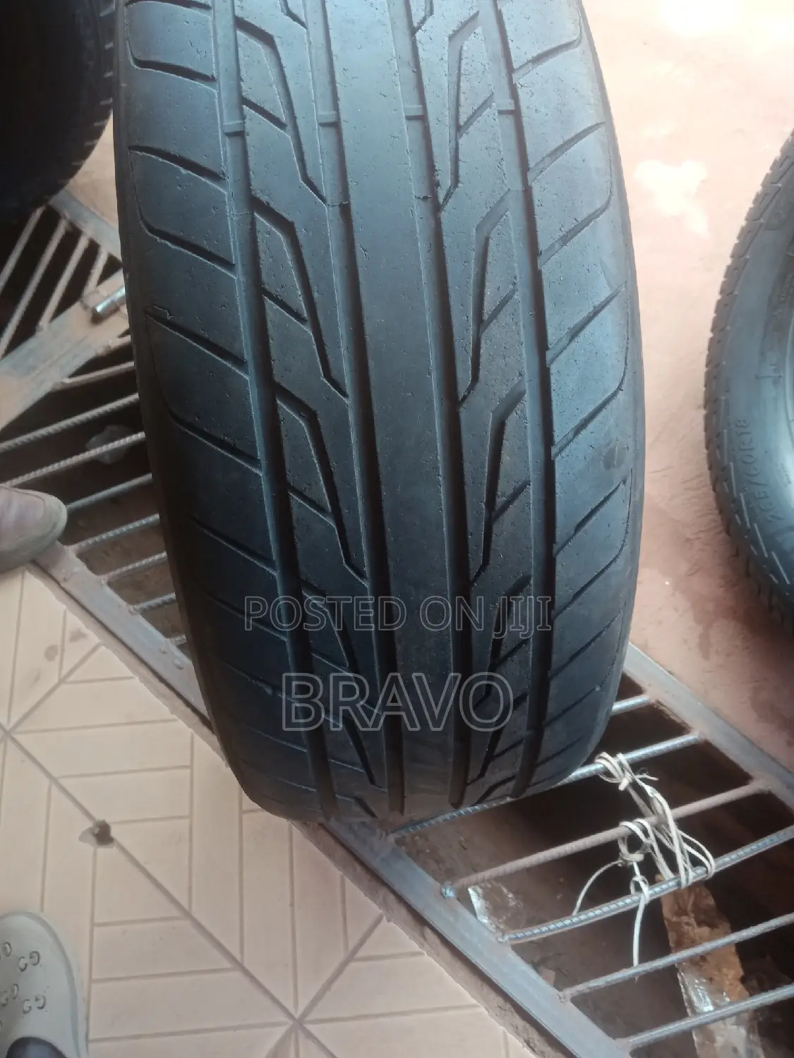 275/55r20 FARROAD Good Condition.