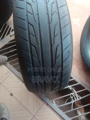 275/55r20 FARROAD Good Condition.