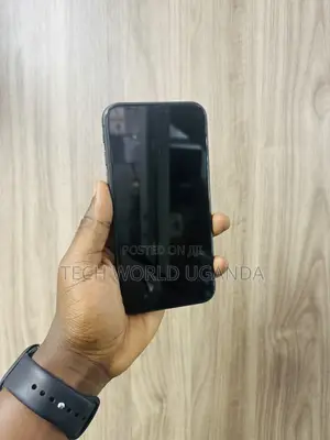 Apple iPhone 11 64 GB Black