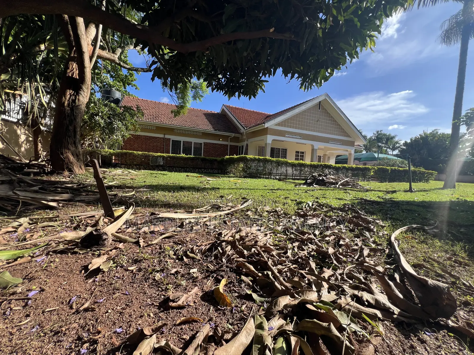 4bdrm Bungalow in Kololo, Central Division for rent