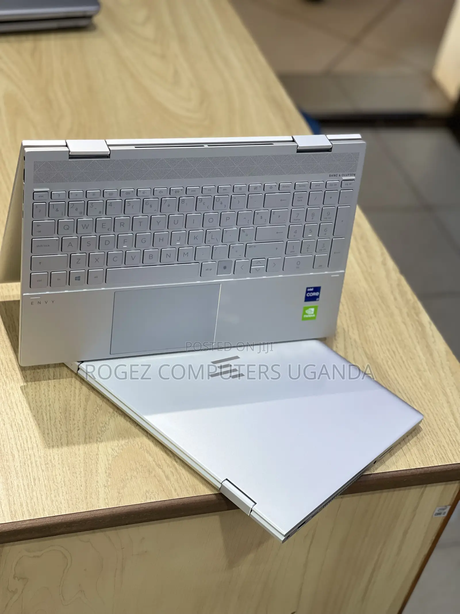 New Laptop HP Envy 15-Ep0xxx 16GB Intel Core I7 SSD 512GB