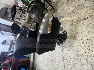 Simple Barber Salon Chair