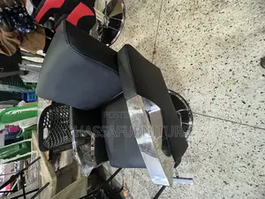 Simple Barber Salon Chair
