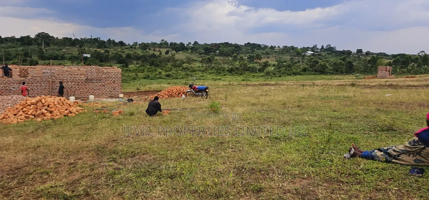 Looking for Genuine Agreement Plots 50x100, Namayumba Estate