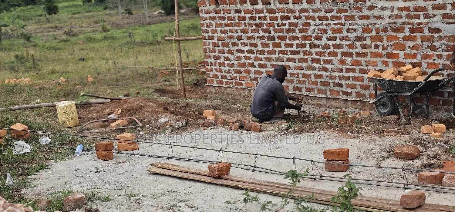 Looking for Genuine Agreement Plots 50x100, Namayumba Estate