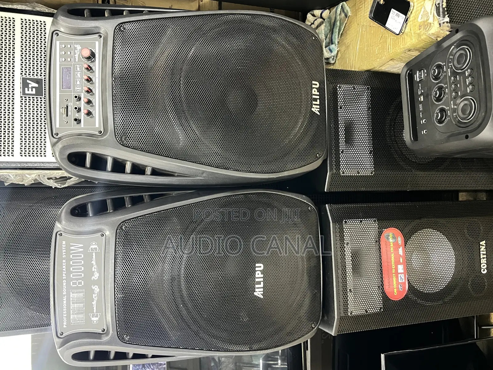 Double 80000W Speakers