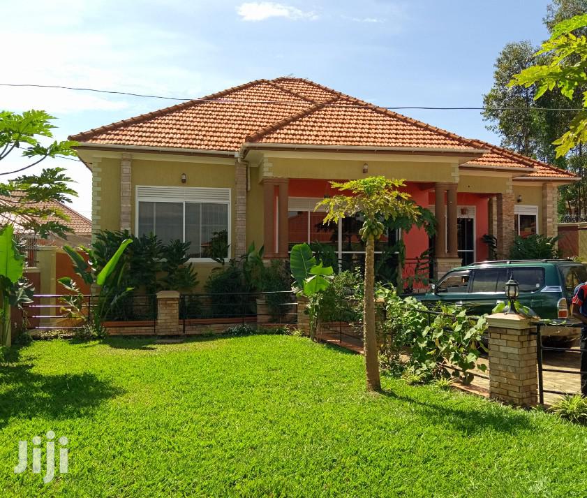 Kiira Prestigious House With Green on Quick Sell
