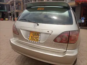 Toyota Harrier 2.2 16V 4WD 1999 Beige