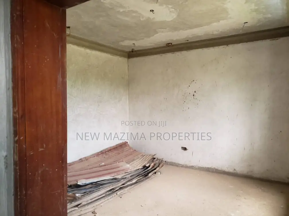 3bdrm Bungalow in Seguku Ntebe Rd, Division A for sale