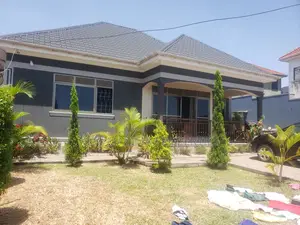 3bdrm Bungalow in Seguku Ntebe Rd, Division A for sale