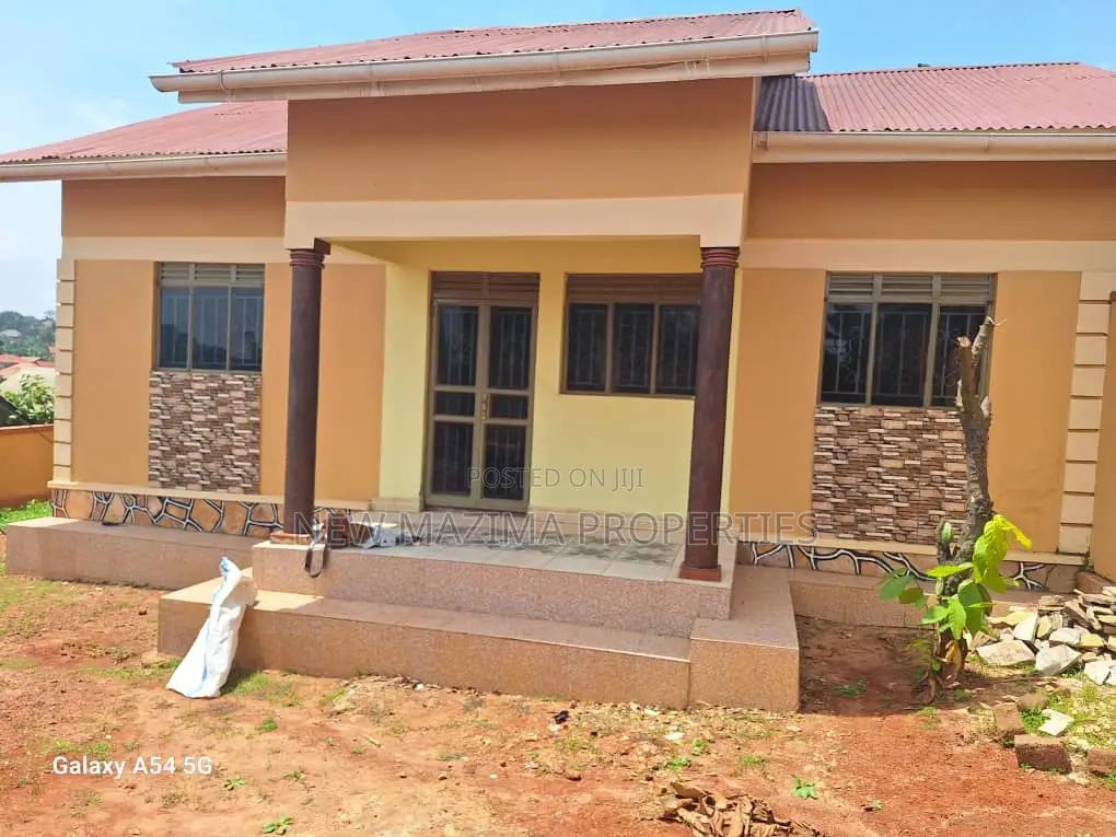 3bdrm Bungalow in Nansana Town, Division A for sale