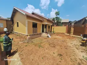 3bdrm Bungalow in Nansana Town, Division A for sale