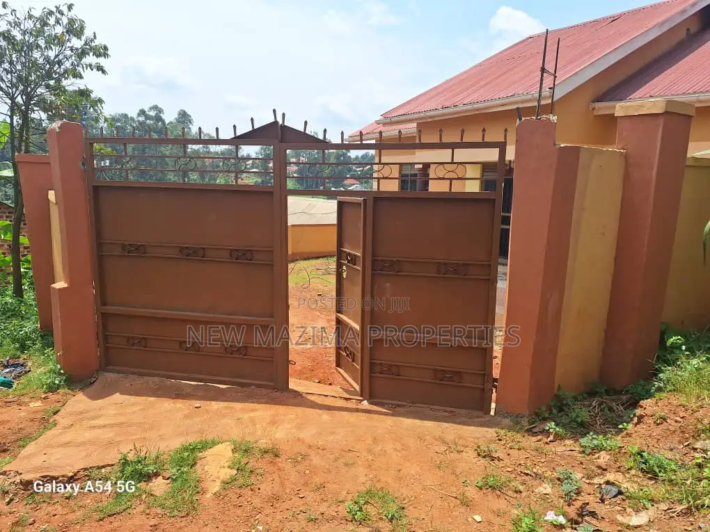 3bdrm Bungalow in Nansana Town, Division A for sale