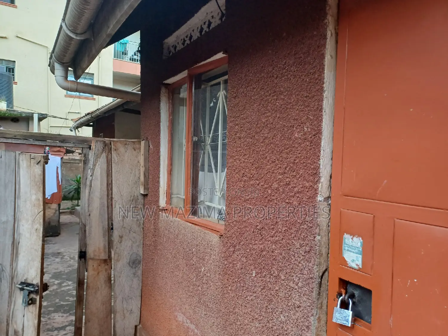 3bdrm House in Konge Buziga, Division A for sale
