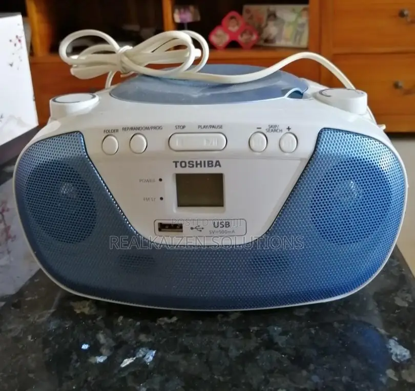 TOSHIBA Portable FM | AM | USB | CD | AUX Digital Radio