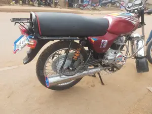 Bajaj Boxer 2018 Red