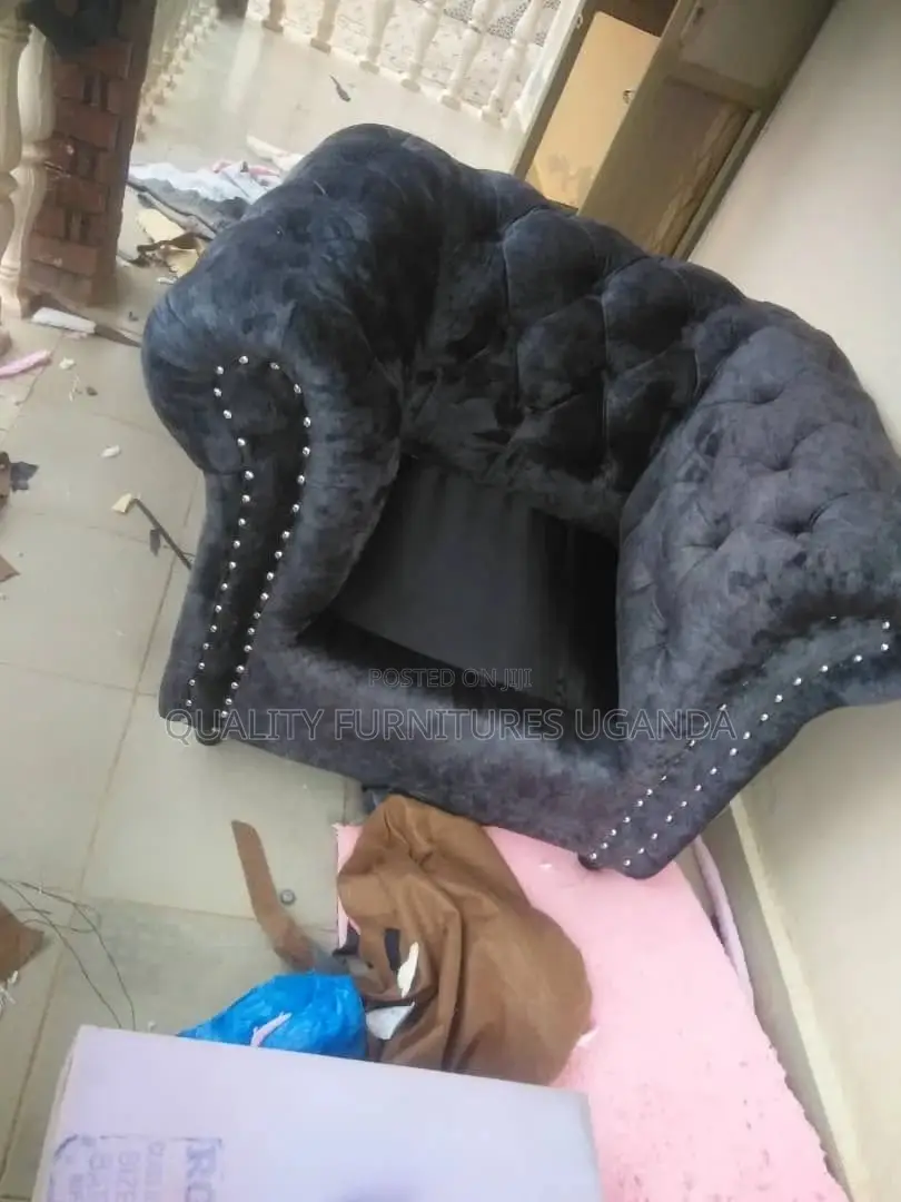 Turfted Single Seater Sofa Seat