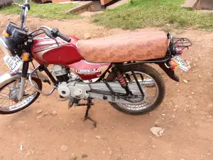 Bajaj Boxer 2023 Red